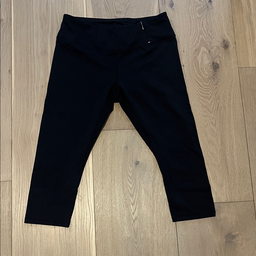Calia By Carrie Underwood Women’s Black Knee Length Workout Leggings